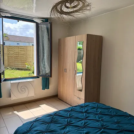 Chez Sylviane Rez-de-chaussee 200 M De La Апартаменты *