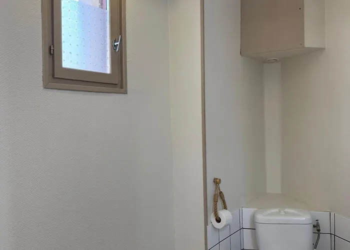 Chez Sylviane Rez-de-chaussee 200 M De La *